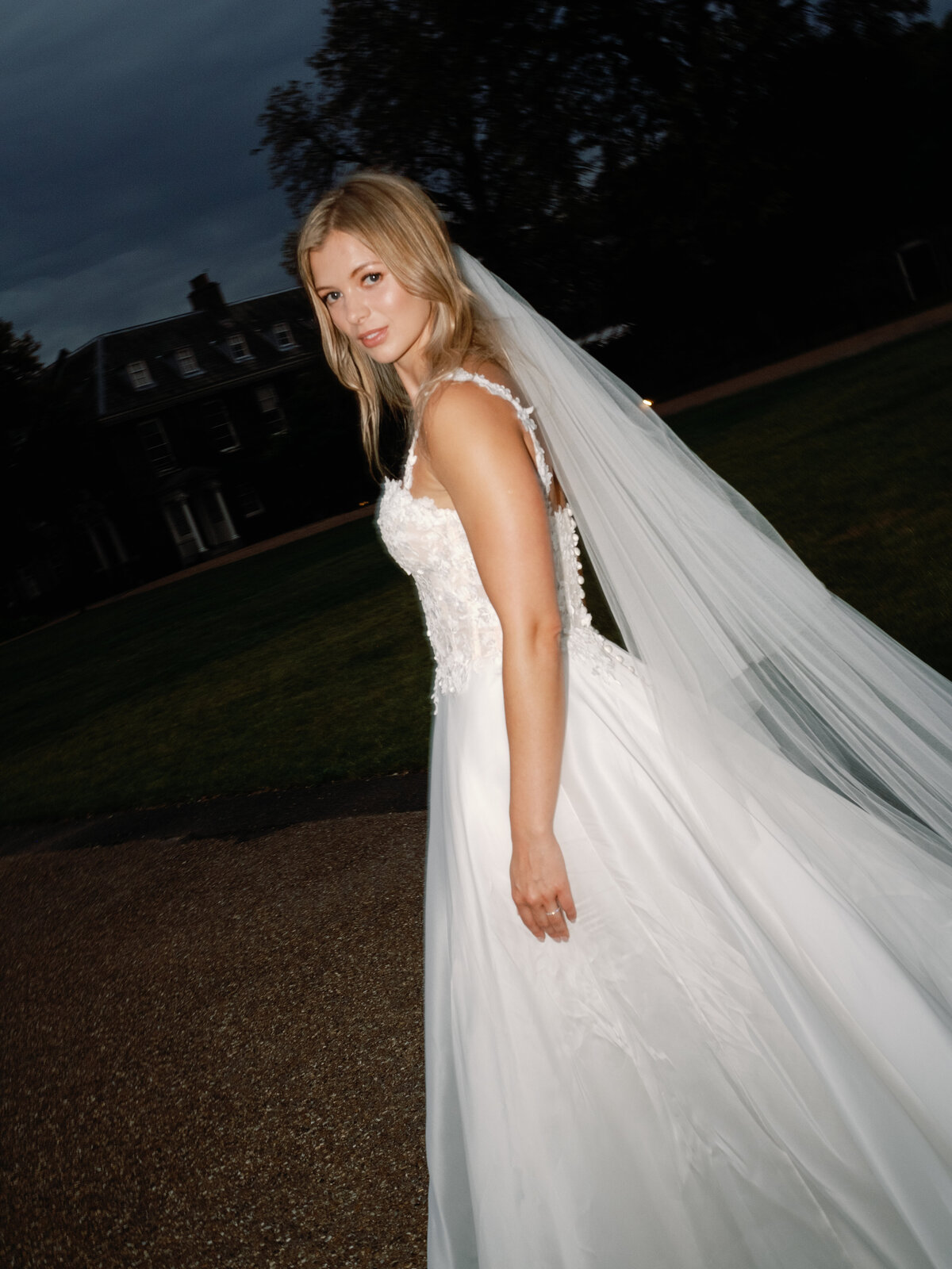 EmmaPilkington_Holly&Antoine-49