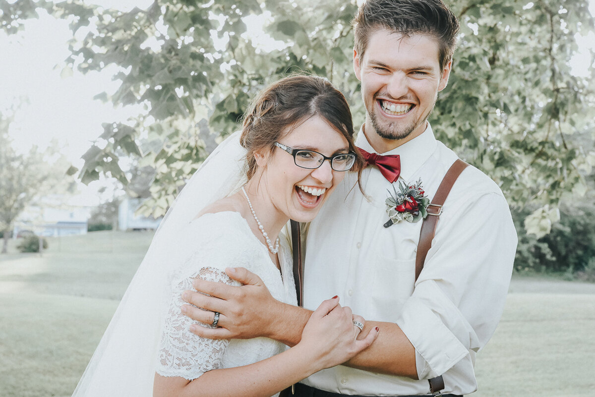 wedding photos | Iowa wedding photographer | Iowa Photographer | Playlife | Cedar Rapids | Iowa City | Kalona | Alaynna Ann Schwartz-40
