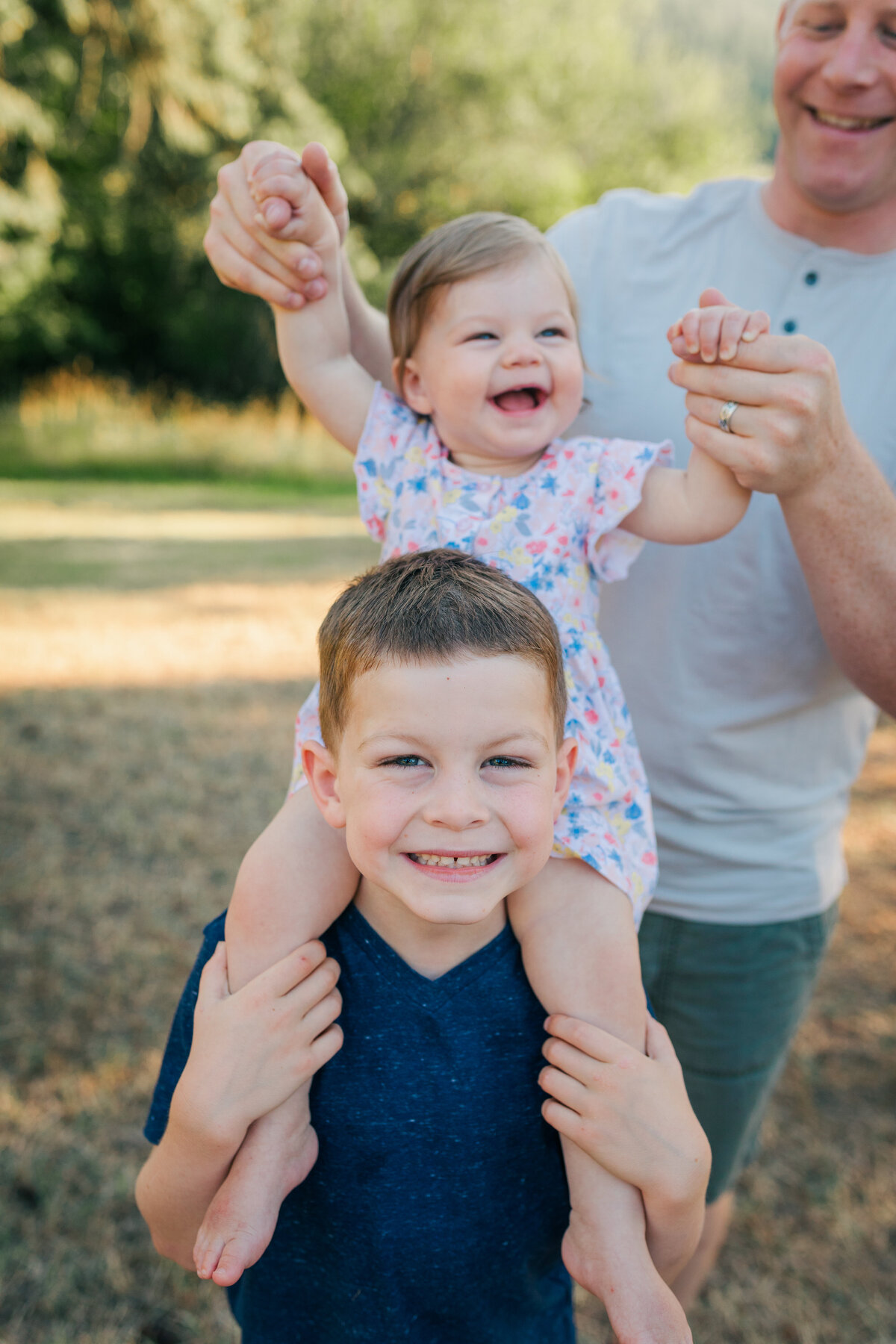happy-baby-big brother-fun family