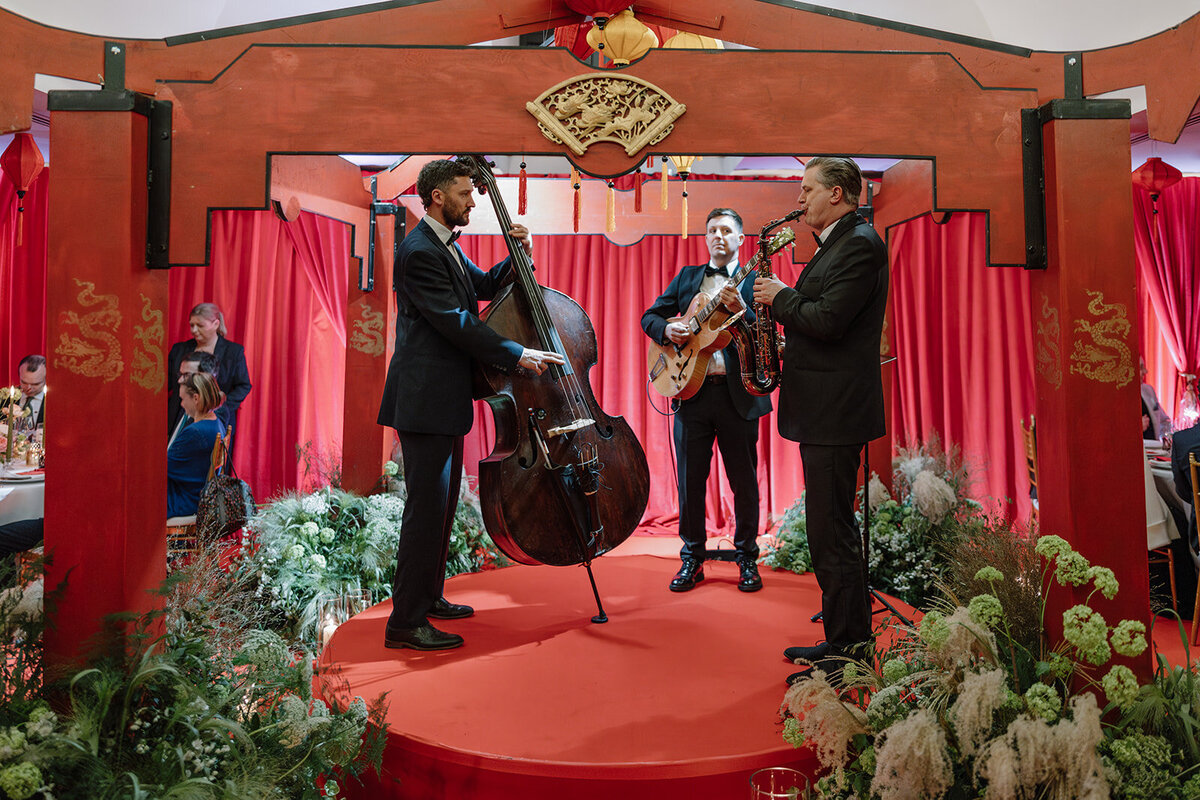 monkey-island-chinese-fusion-winter-wedding-44