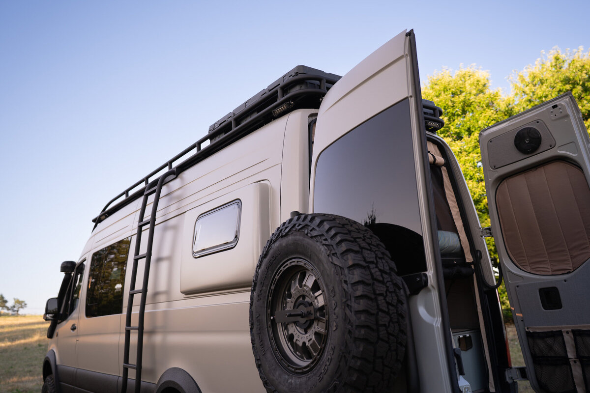 4_CeCeVan122_BenchmarkVehicles2025CeceVan122_BenchmarkVehicles2025_DSC3820