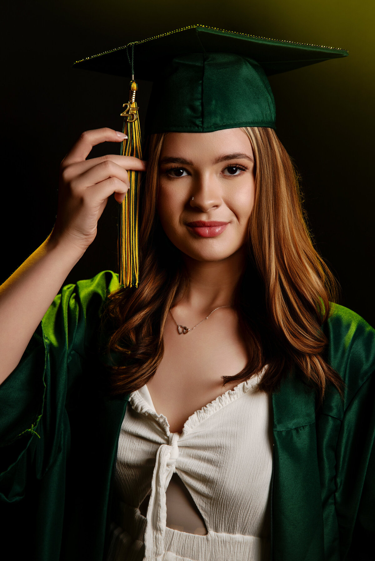 st-louis-senior-photographer-lindburgh-high-school-graduation-cap-and-gown