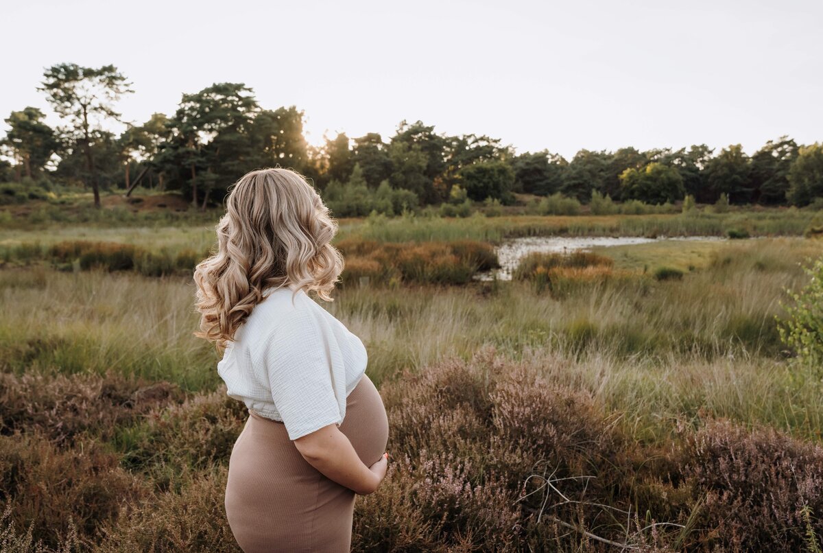 zwangerschapsfotograaf limburg, zwangerschapsfotograaf, zwangerschapsfotograaf haelen, zwangerschapsfotograaf roermond, zwangerschapsfotograaf leudal, zwangerschapsfotograaf haelen, zwangerschapsfotograaf in de buurt van haelen