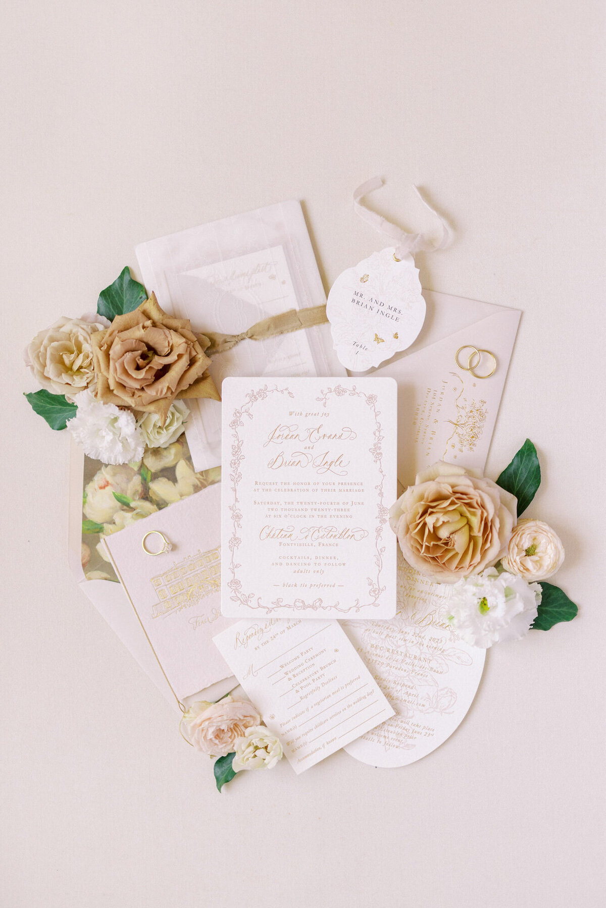 Maïlys Fortune Photography Husband Wife Wedding Weddings Photography France Switzerland Italy Timeless Dreamy Imagery Bilingual French English Destination Weddings Destination Wedding Provence French Riviera Paris Lake Como Tuscany3