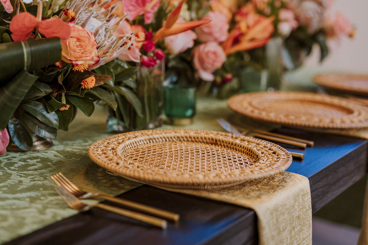 coastal chic table setting