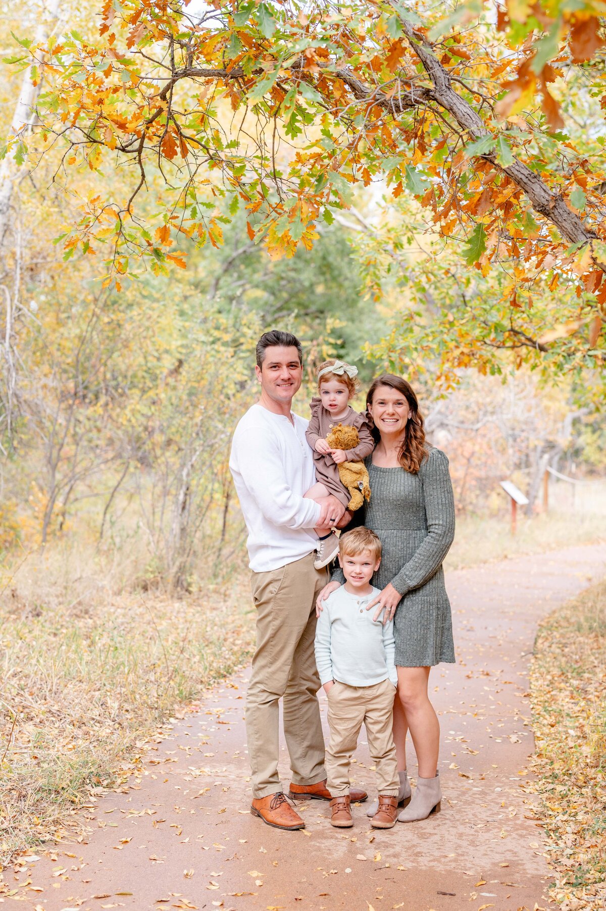 Colorado-Springs-CO-fall-mini-session-Bear-Creek-Magnolia-and-grace-photography-co-KylieN# (1)-4