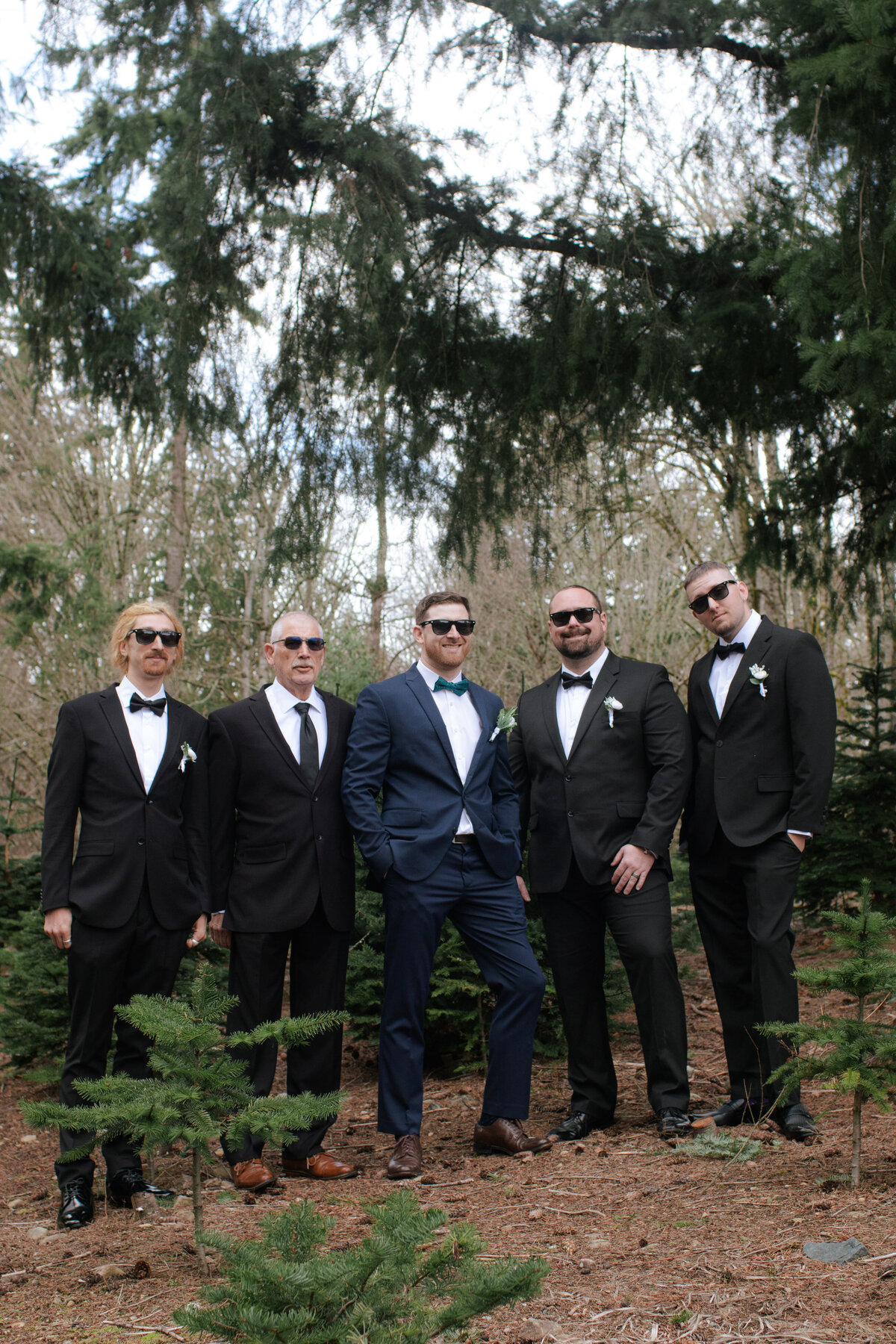 bridal-party-trinity-tree-farm-documentary-photography-jennifer-moreno-photography-washington