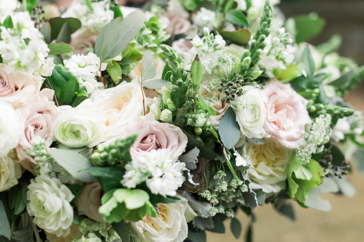 Nothing but love for these gorgeous wedding day florals by Tulip. Photo by luxury destination wedding photographer Rebecca Cerasani.