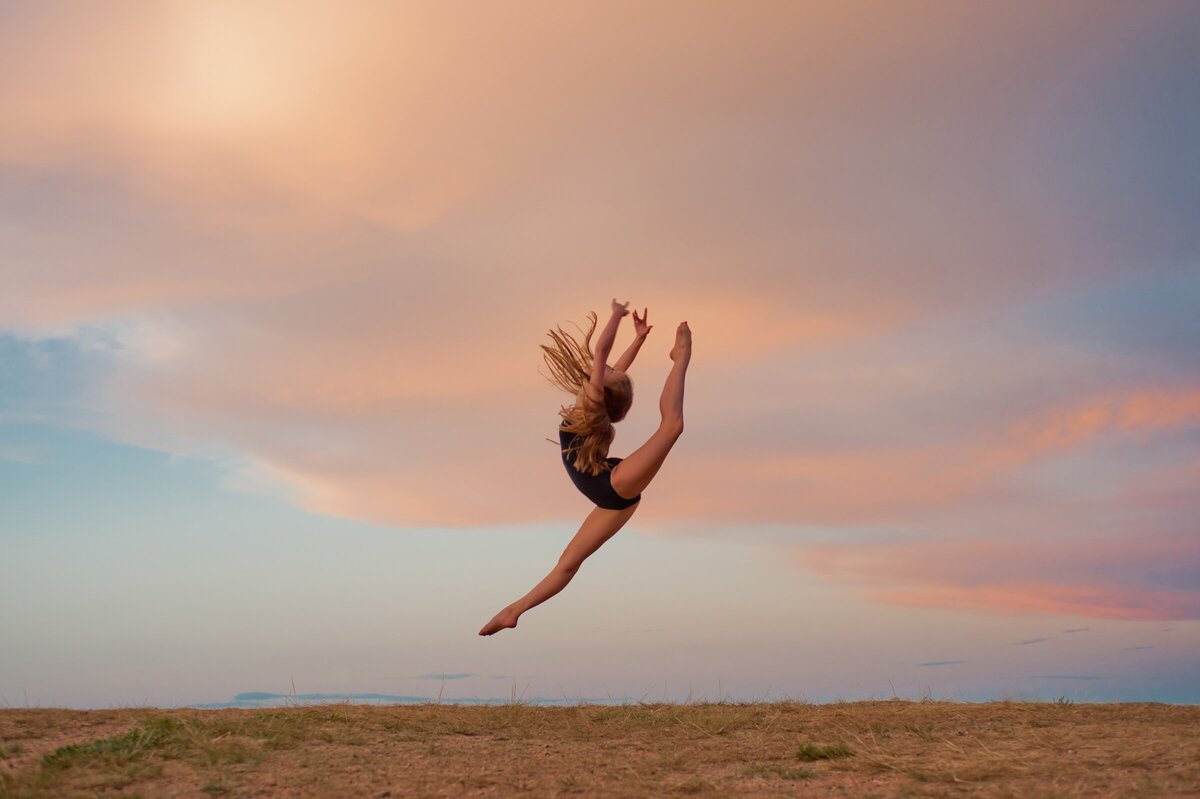 dancer-jumping-with -sunset-in-colorado-photograph