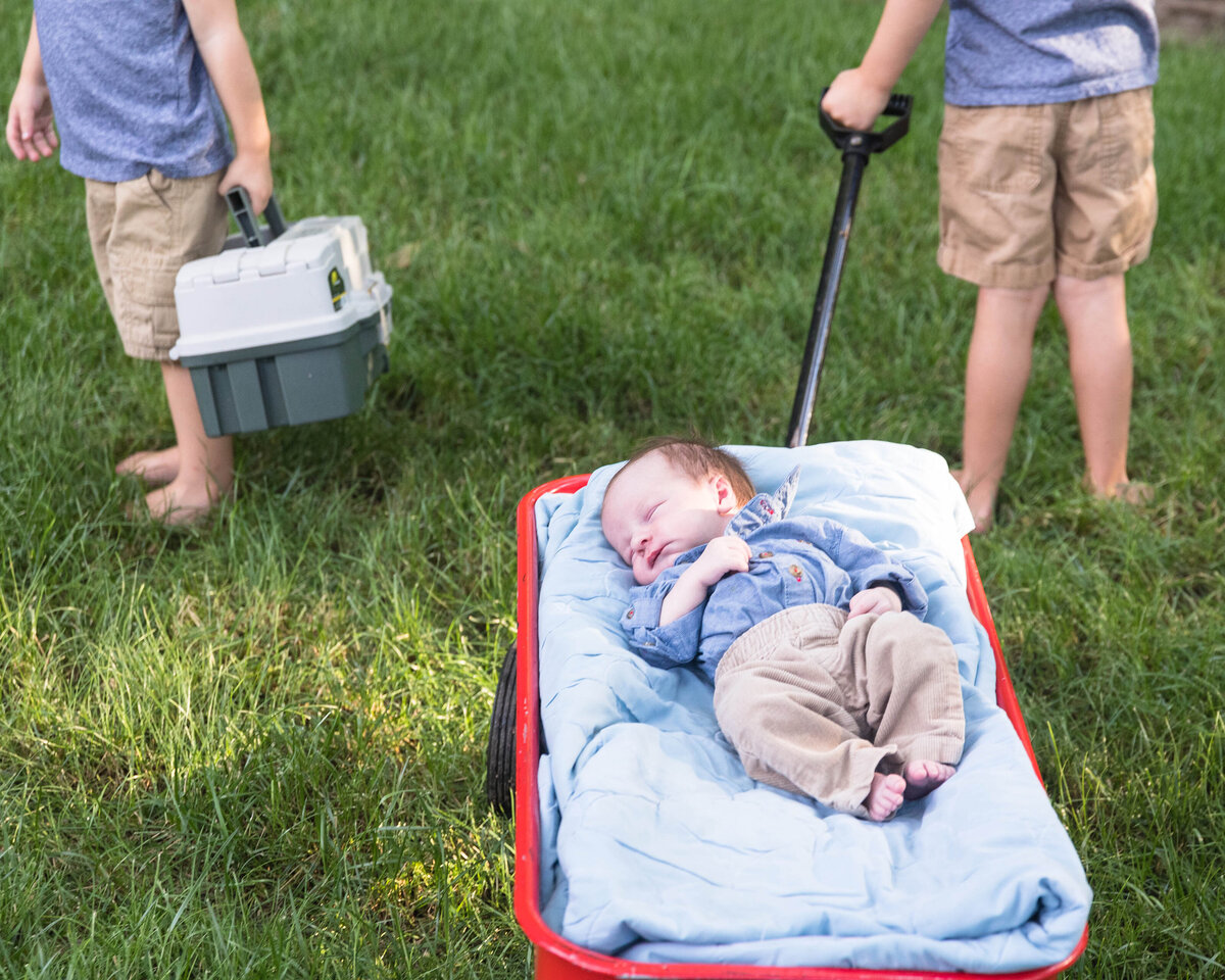 Newborn session outdoors