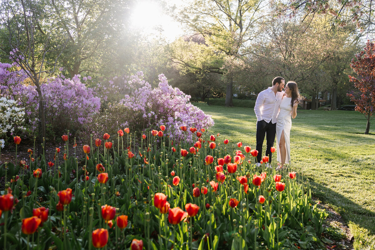 urban-row-photo-tulip-season-engagement