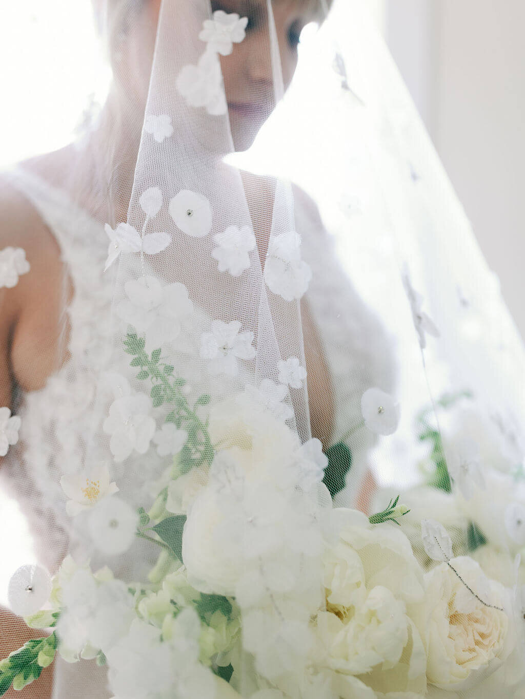 megan-zachary-bridal-bouquet-virginia-springvale-floral