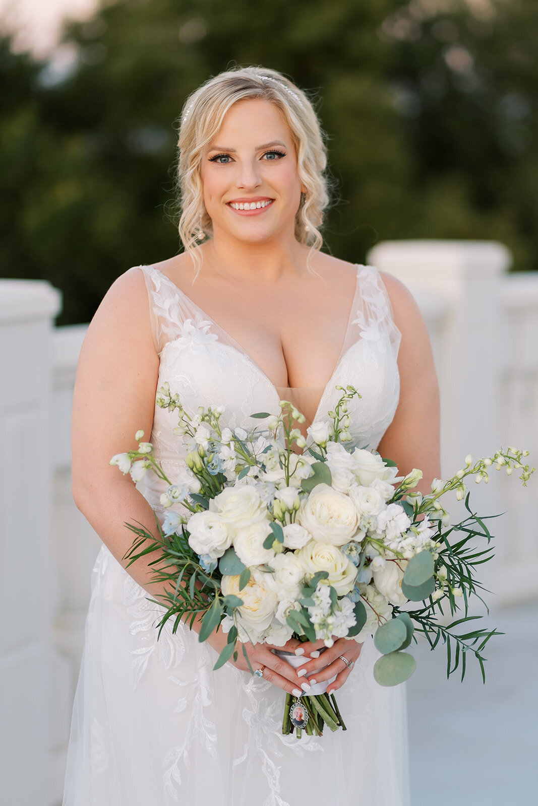 miranda-rose-photo-whitehurst-gallery-elopement-venue-chantilly-chic-celebrations-10