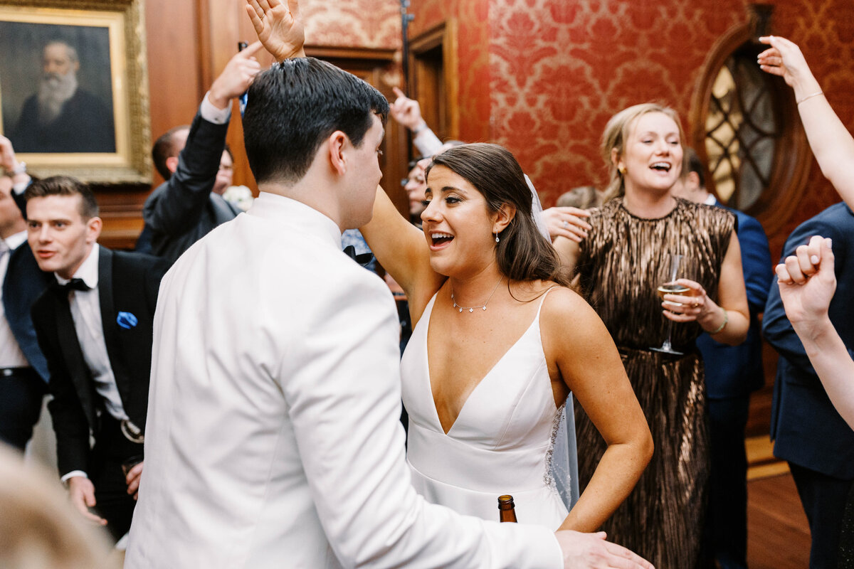 cairnwood-estate-spring-wedding-philadelphia-photographer-reception-party_084