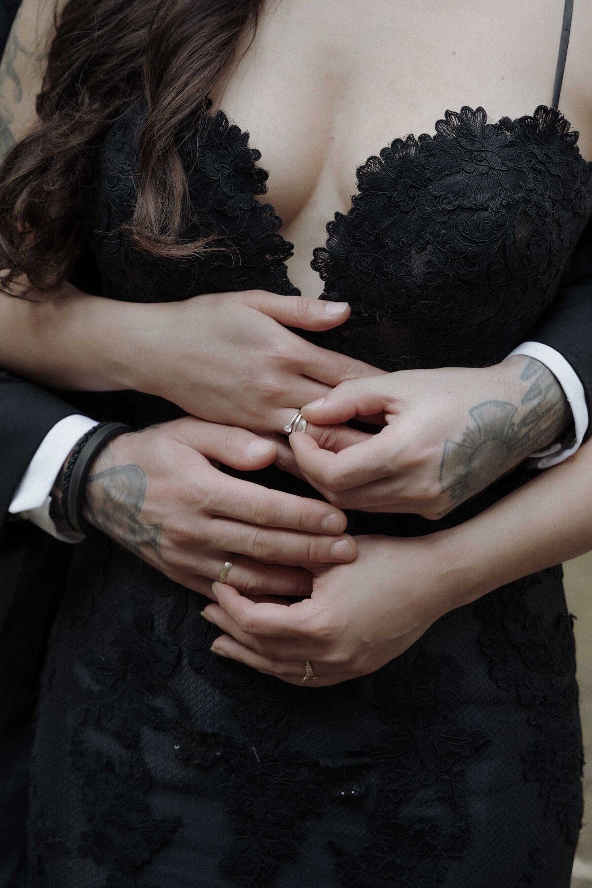dark romance bruiloft