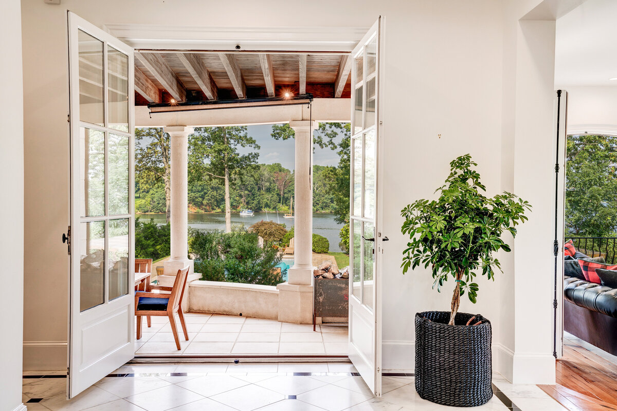 225 wardour dr_0011