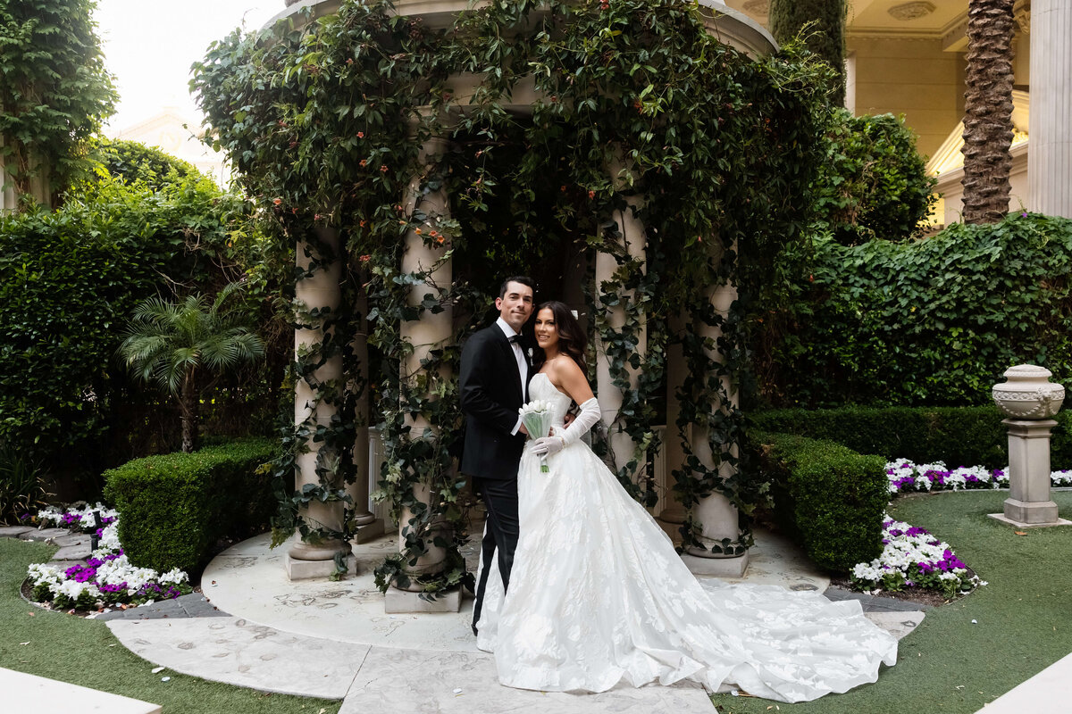 62riskyexposure_samantha-rydge_las-vegas-elopement-photography