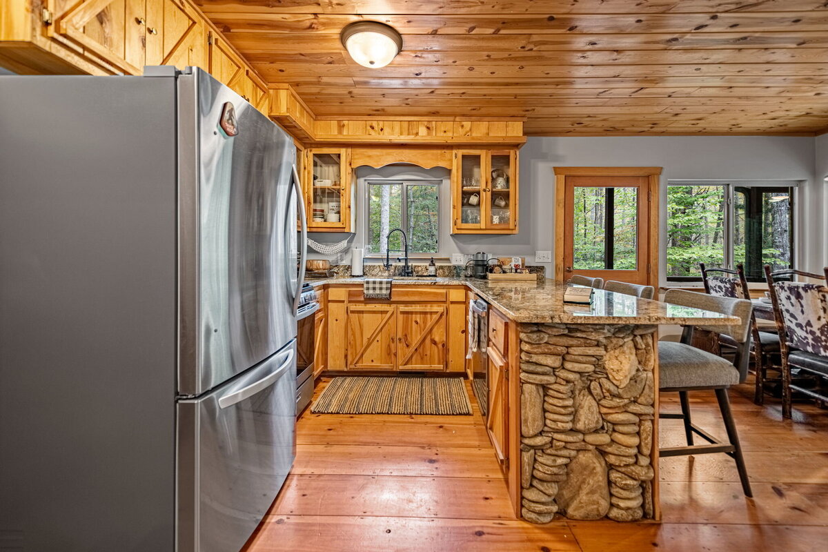 10Shady-Grove-Cabin-Blue-Ridge-GA_1230_Kitchen 3