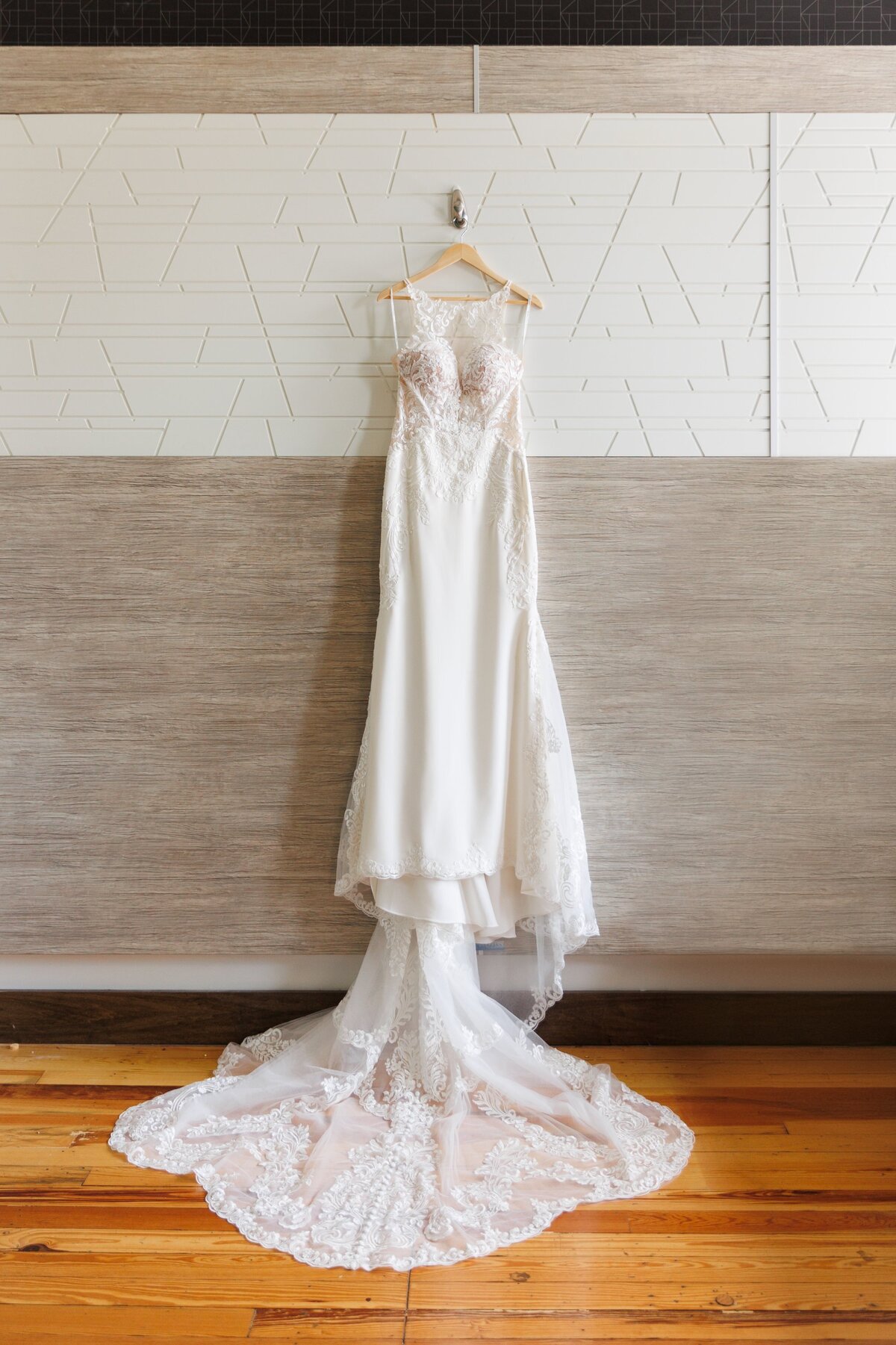 01-grand-rapids-city-flats-hotel-wedding