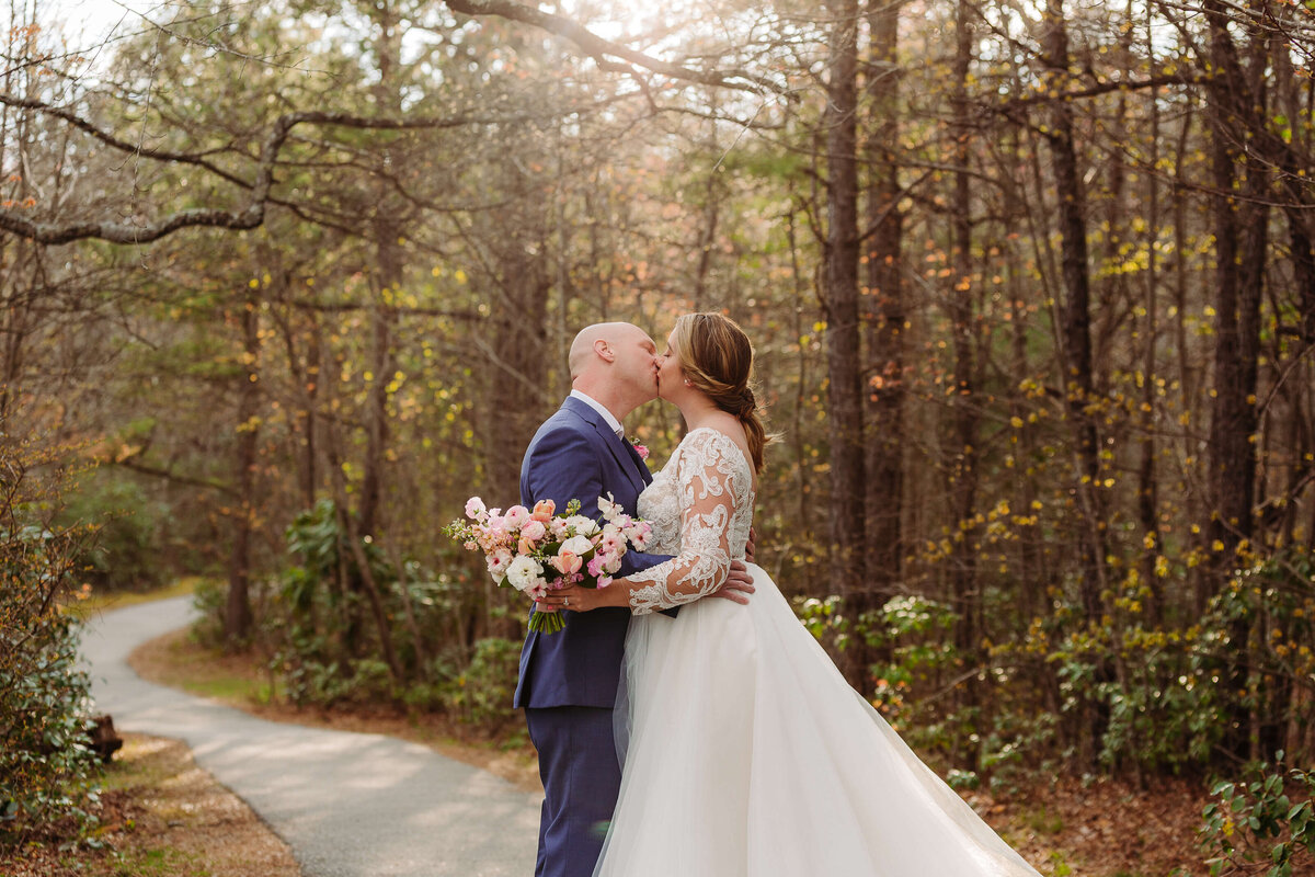 Wiseman's-View-NC-Elopement-37