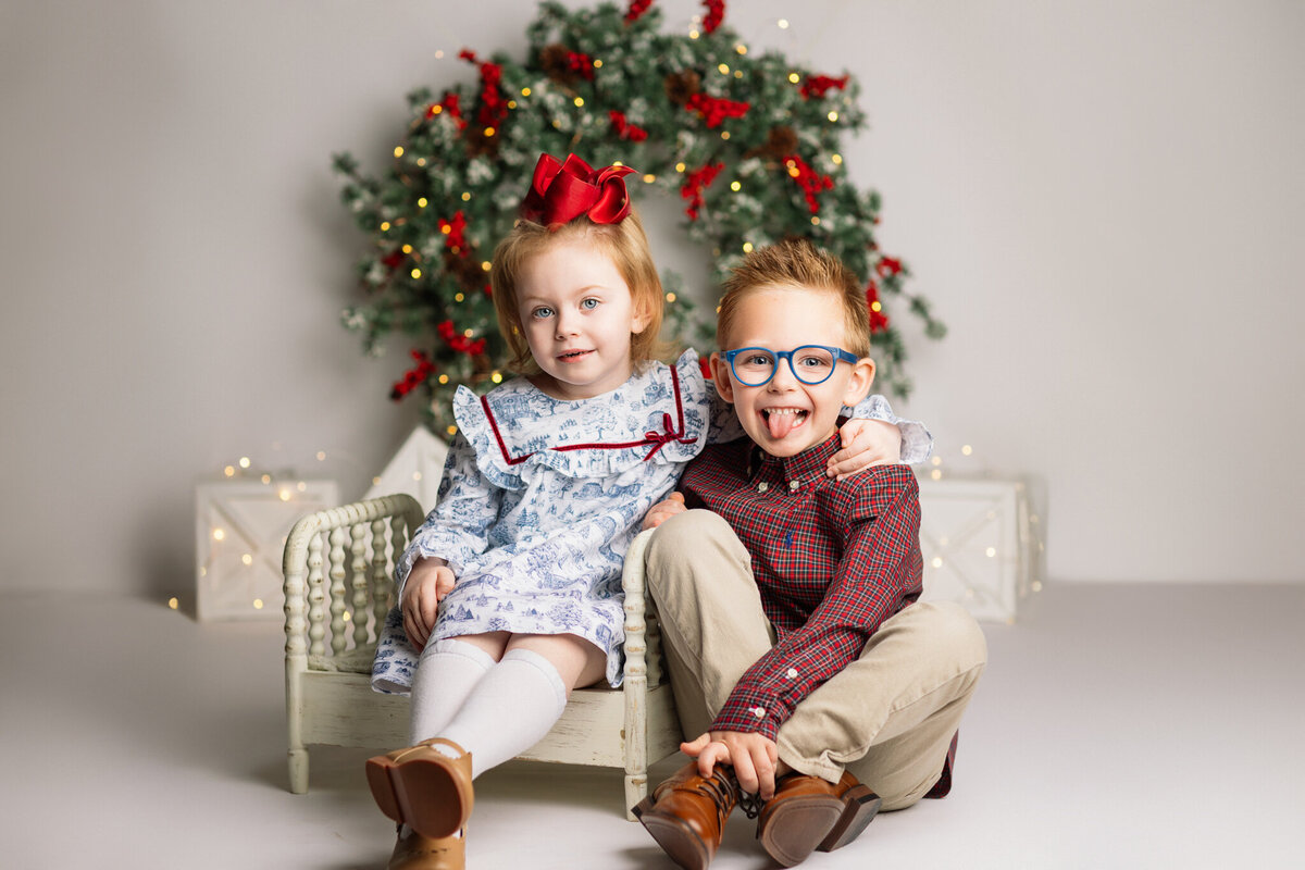 Best NWA holiday photographer, holiday portraits near me, Northwest Arkansas holiday photography, NW Arkansas holiday photos, NWA santa photos