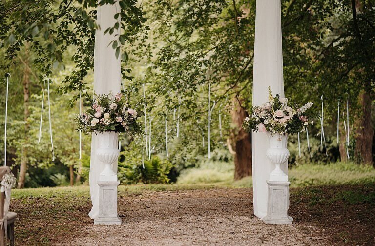ISSY-AND-BELLA-WEDDING-FLORIST-HEREFORDSHIRE14