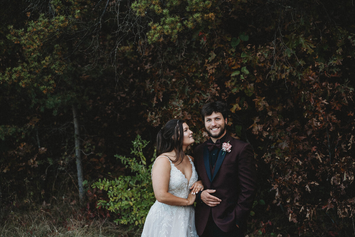 bride and groom eloping in castle rock, wisconsin