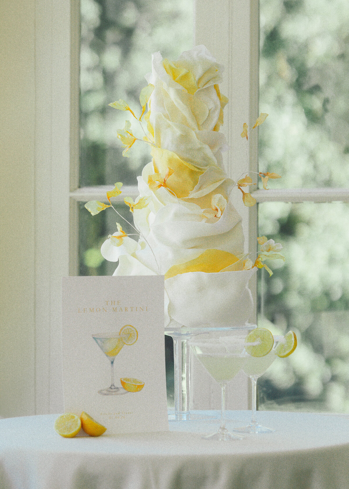 11. wedding-cake-trends-cotswolds-1