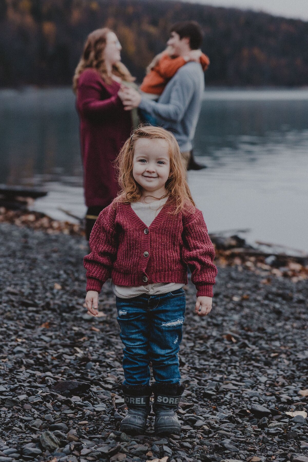 9L0A1388Alaska_EklutnaLake_FamilySession