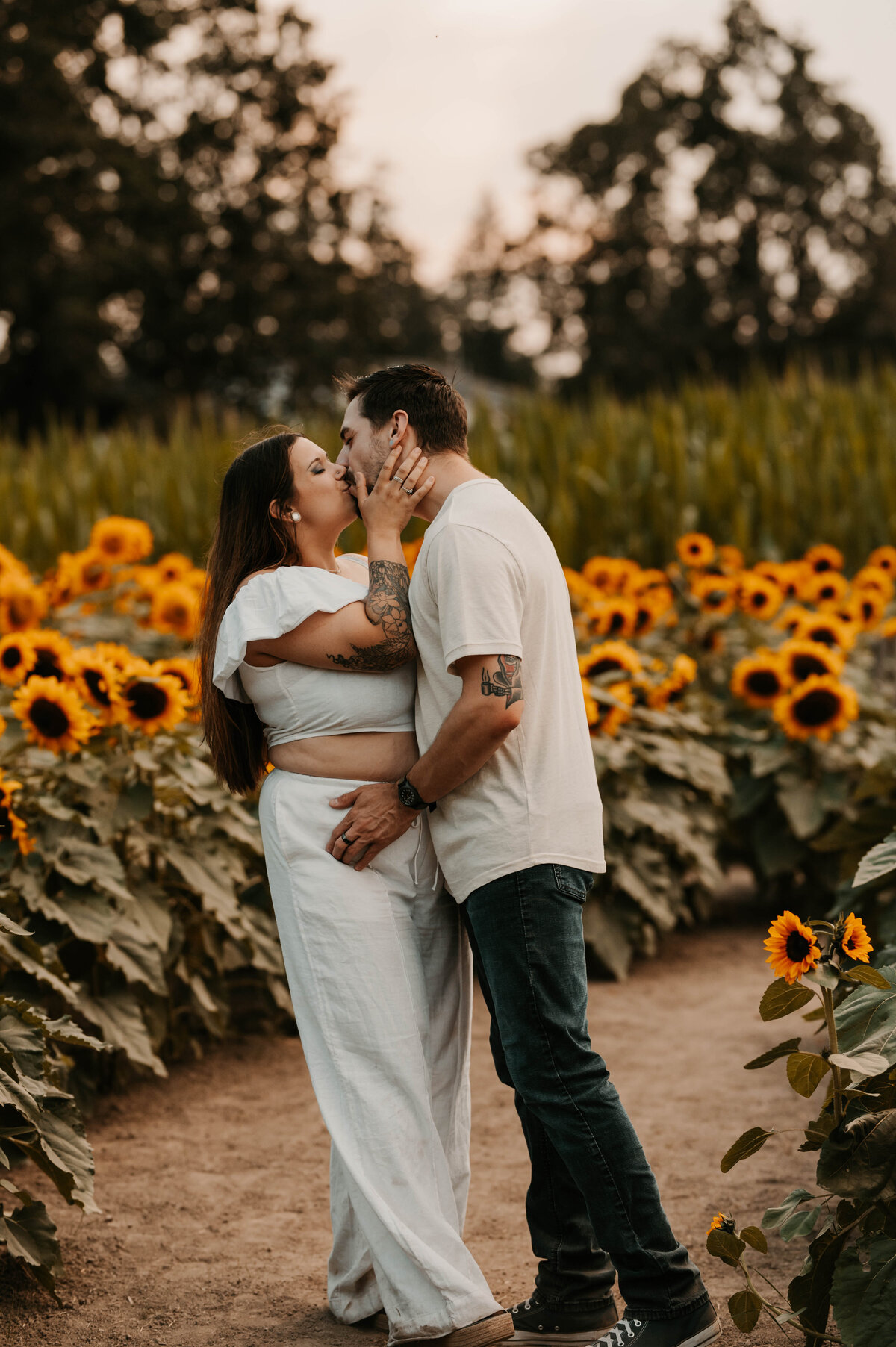 Britni Sunflowers-7457