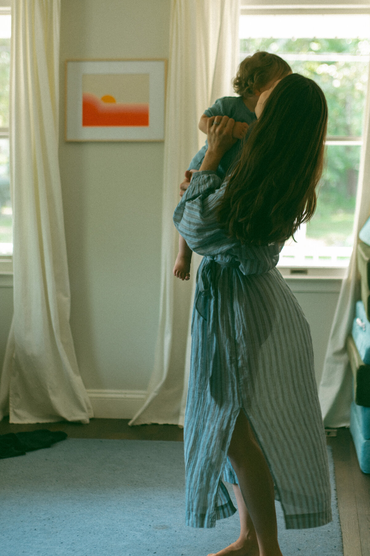 breastfeeding-motherhood-longform-session-in-home-76