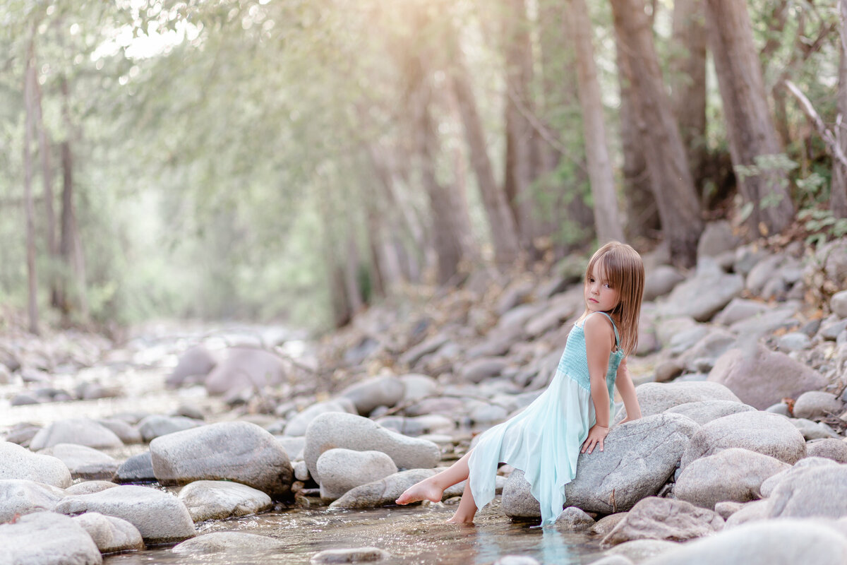 Kelowna Children Lifestyle Photographer Whimsical Portraits_-13