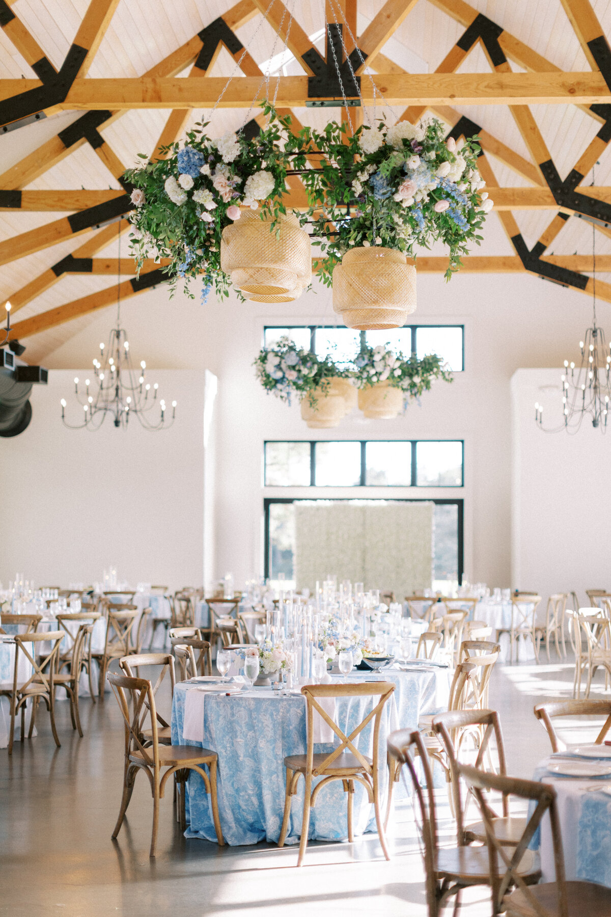 carriage house wedding flowers 26