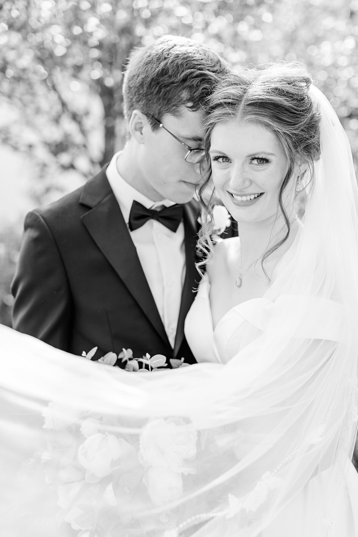Pittsburgh-Nicassio-Fields-Green-Blue-Wedding-1 (27)