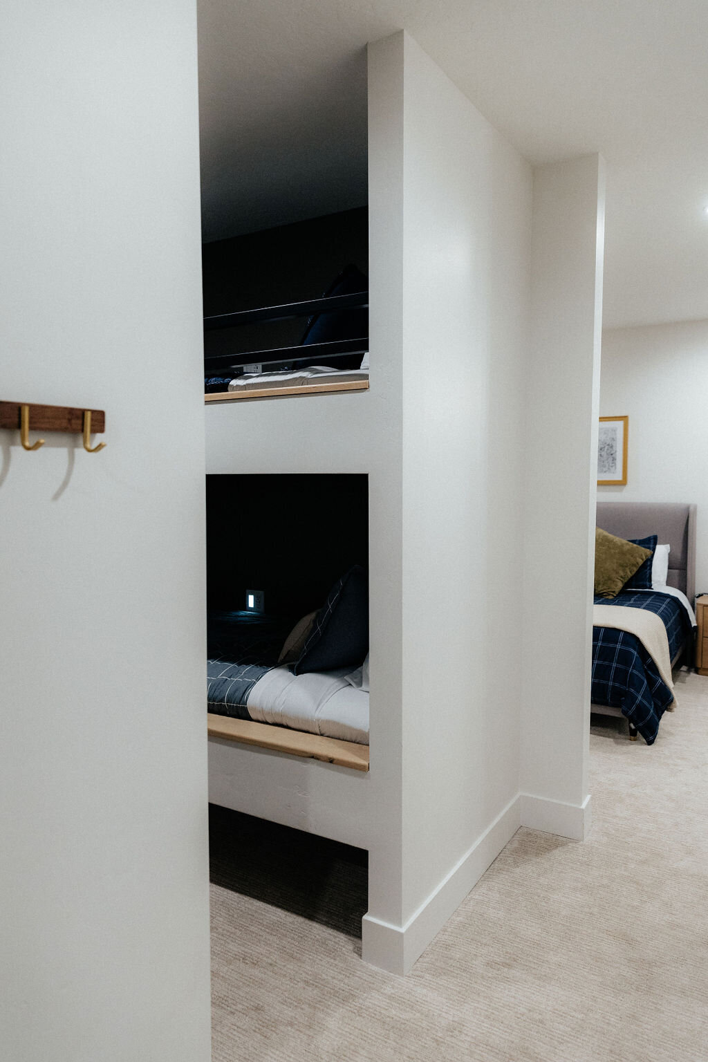 Beezah_FrankiesPlace_ALL-132