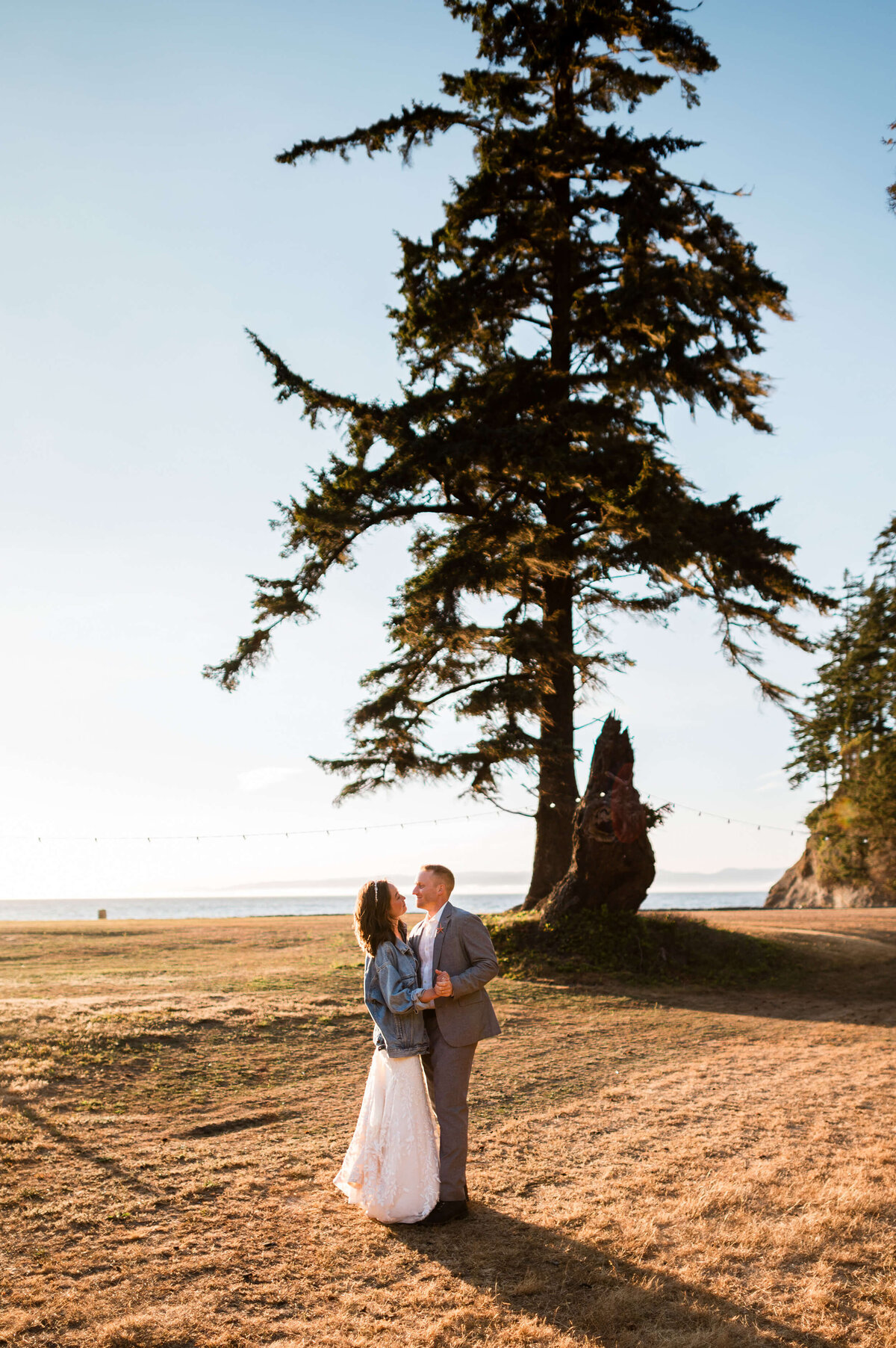 Agate Beach Lodge Wedding Couple