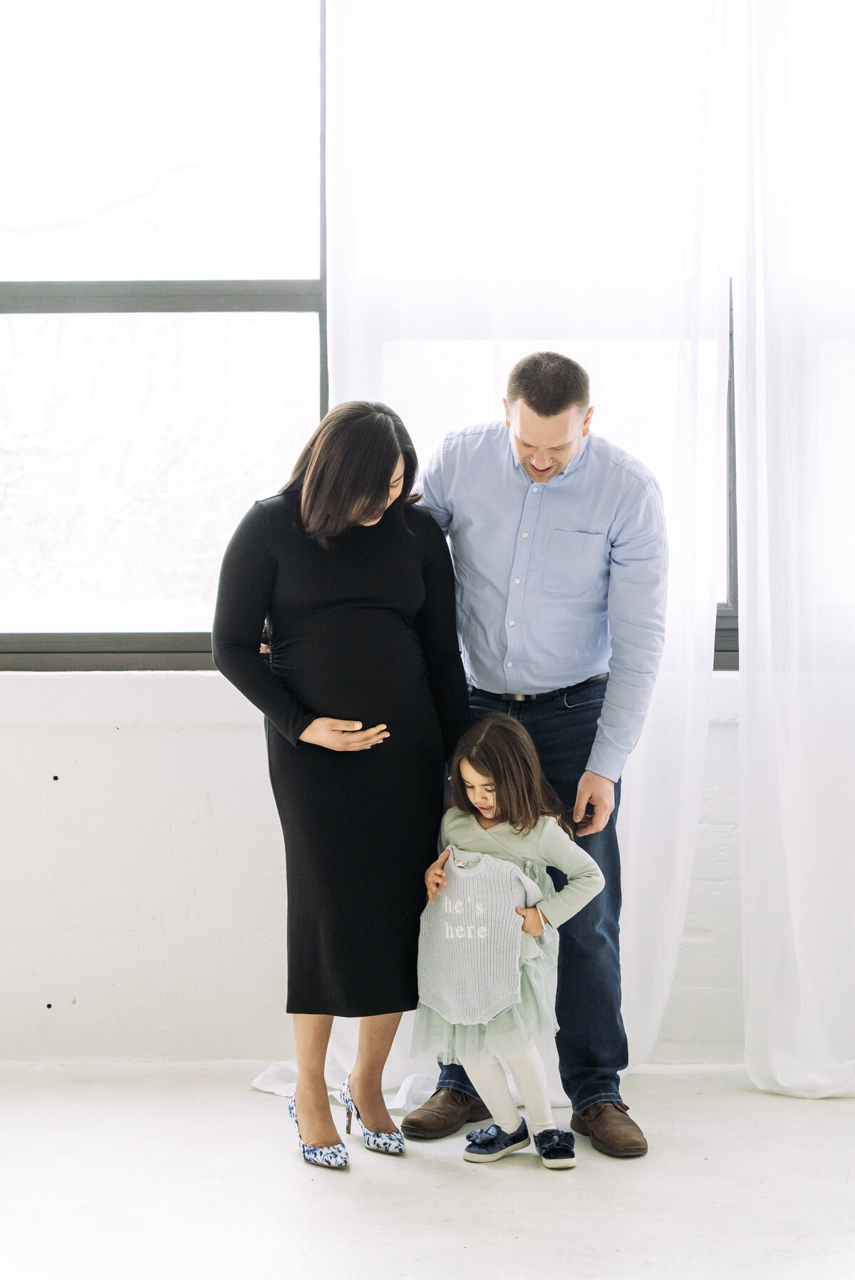 Buffalo, NY and Rochester, NY and WNY Maternity photographer. Newfane, NY Lockport NY Wilson NY Lewiston NY Amherst NY Medina NY Barker NY Williamsville NY East Aurora NY Maternity Photographer