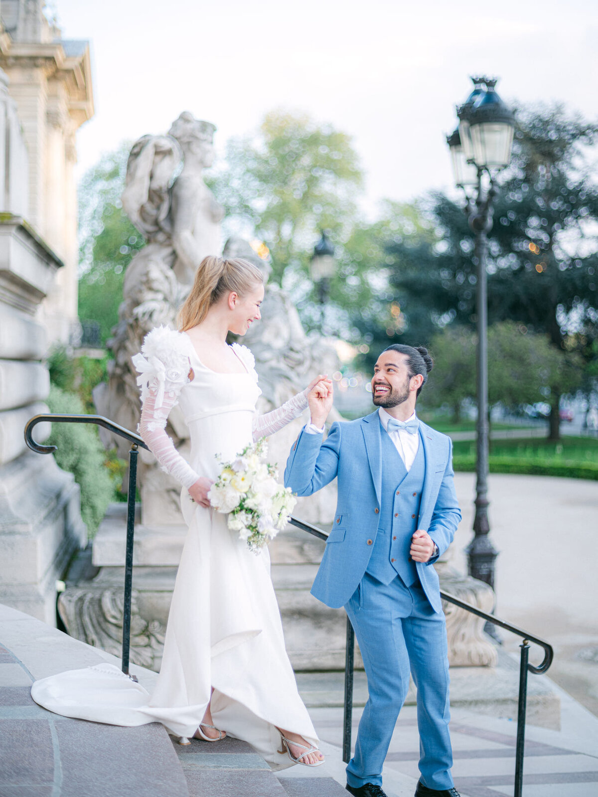 Couple-photoshoot-petit-palais-paris-23