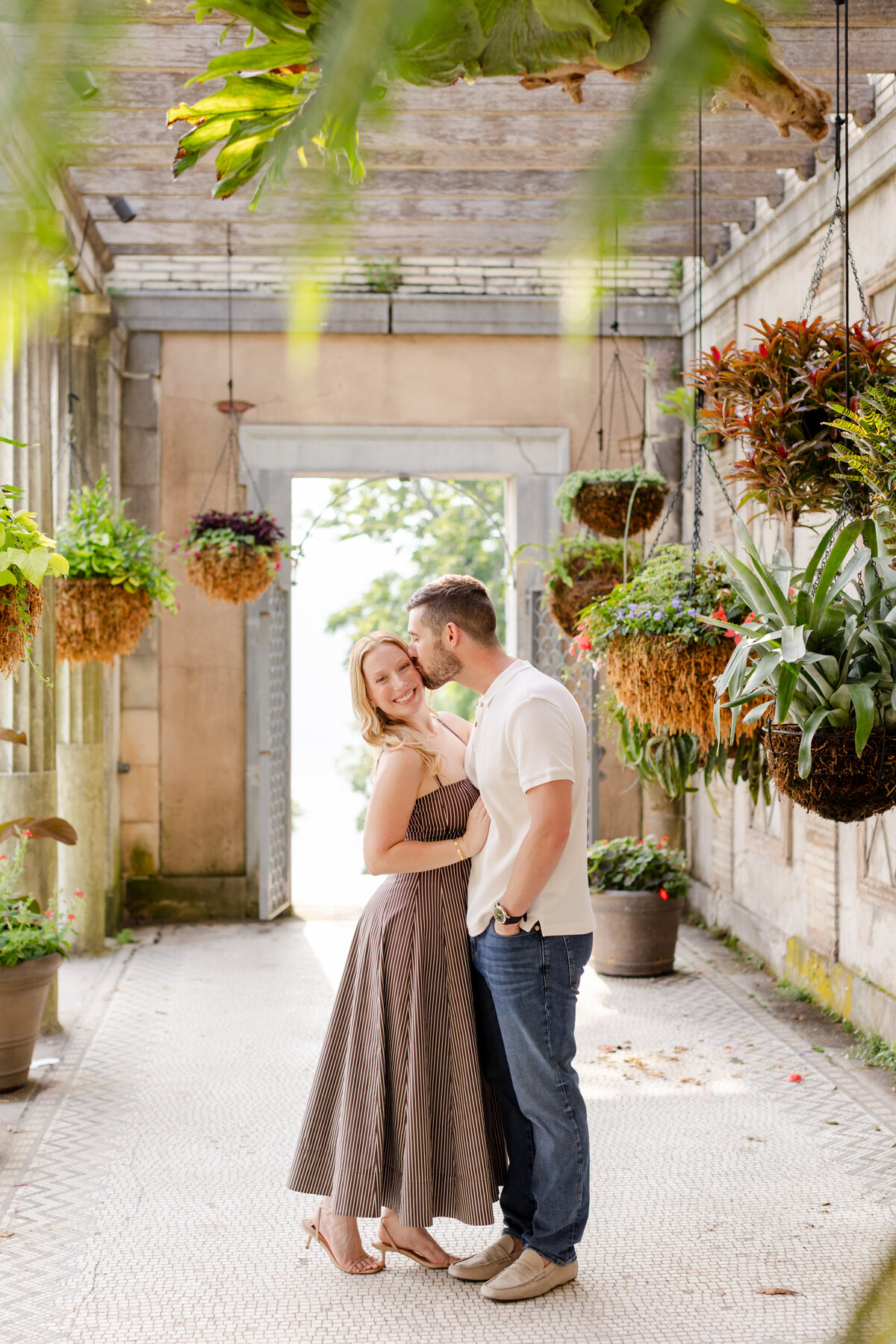 summer-Yonkers-garden-engagment-session