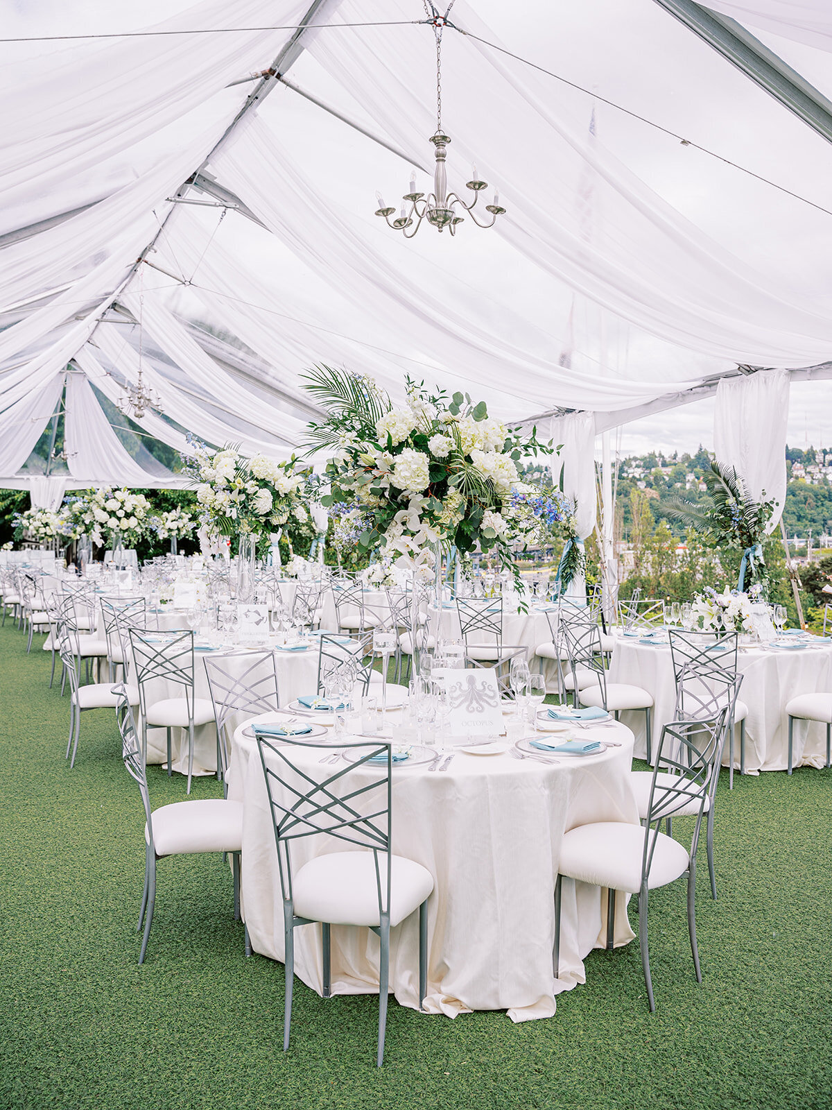 Luxurious-White-Admirals-House-Wedding-Flora-Nova-Design-Seattle-00011