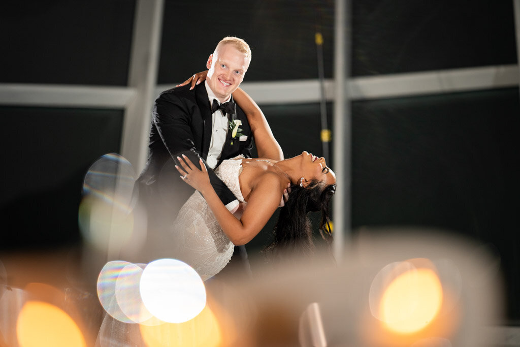 146-Milwaukee-Art-Mueseum-Wedding-Lauren-Ashley-Studios