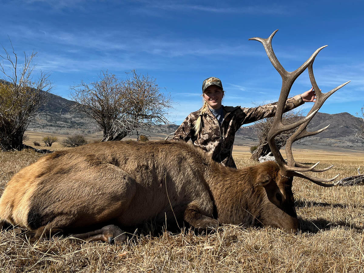 wyoming-female-elk-hunter-spur-outfitters