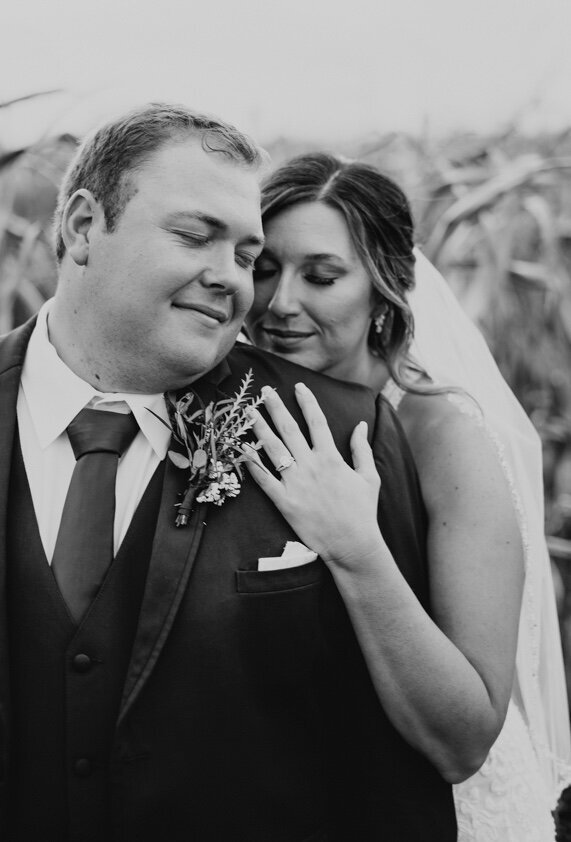 romantic-wedding-portrait-willow-brook-barn-colo-iowa-storyteller-collective-photo-co