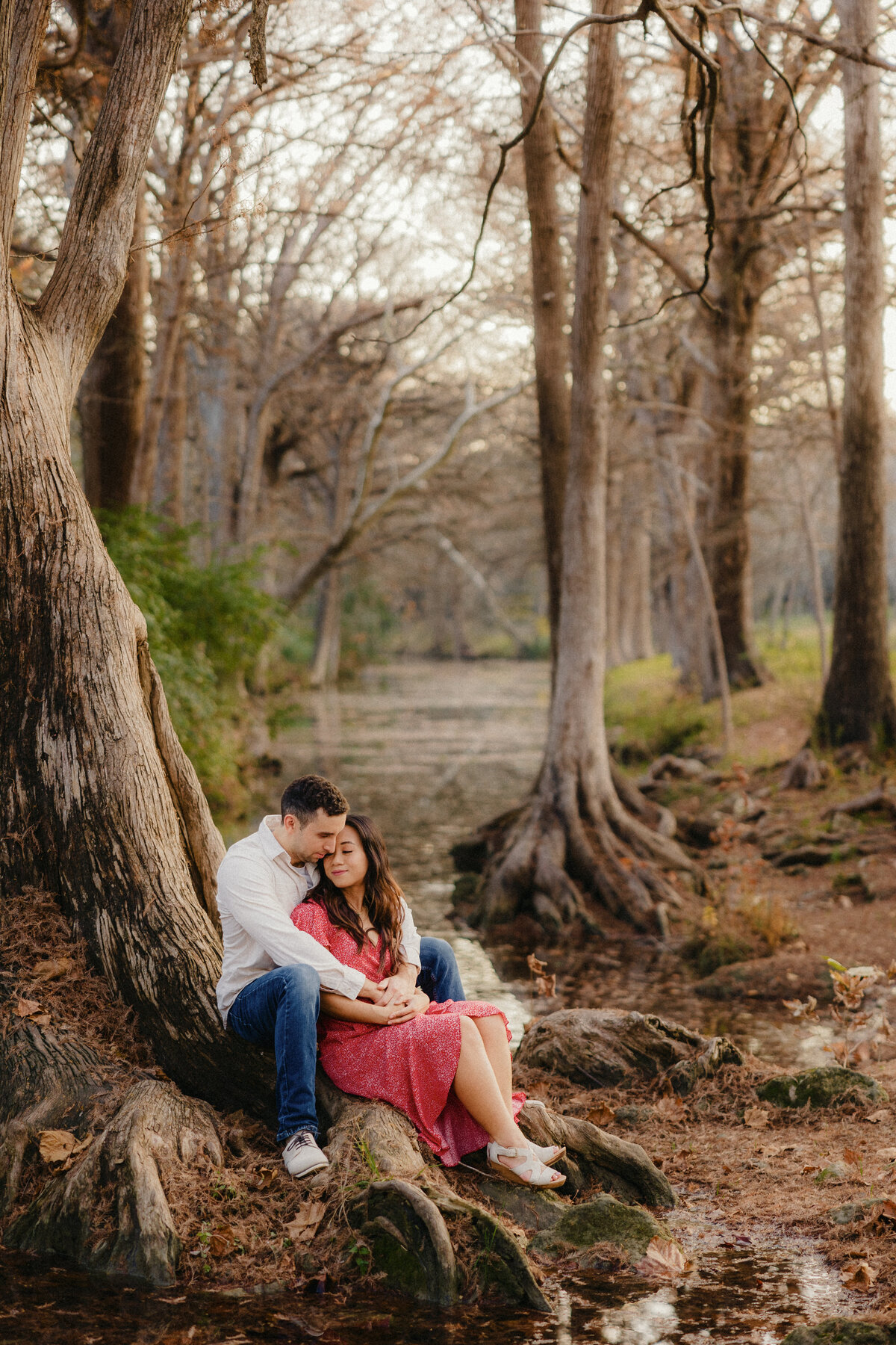 fall-engagement-session-in-austin