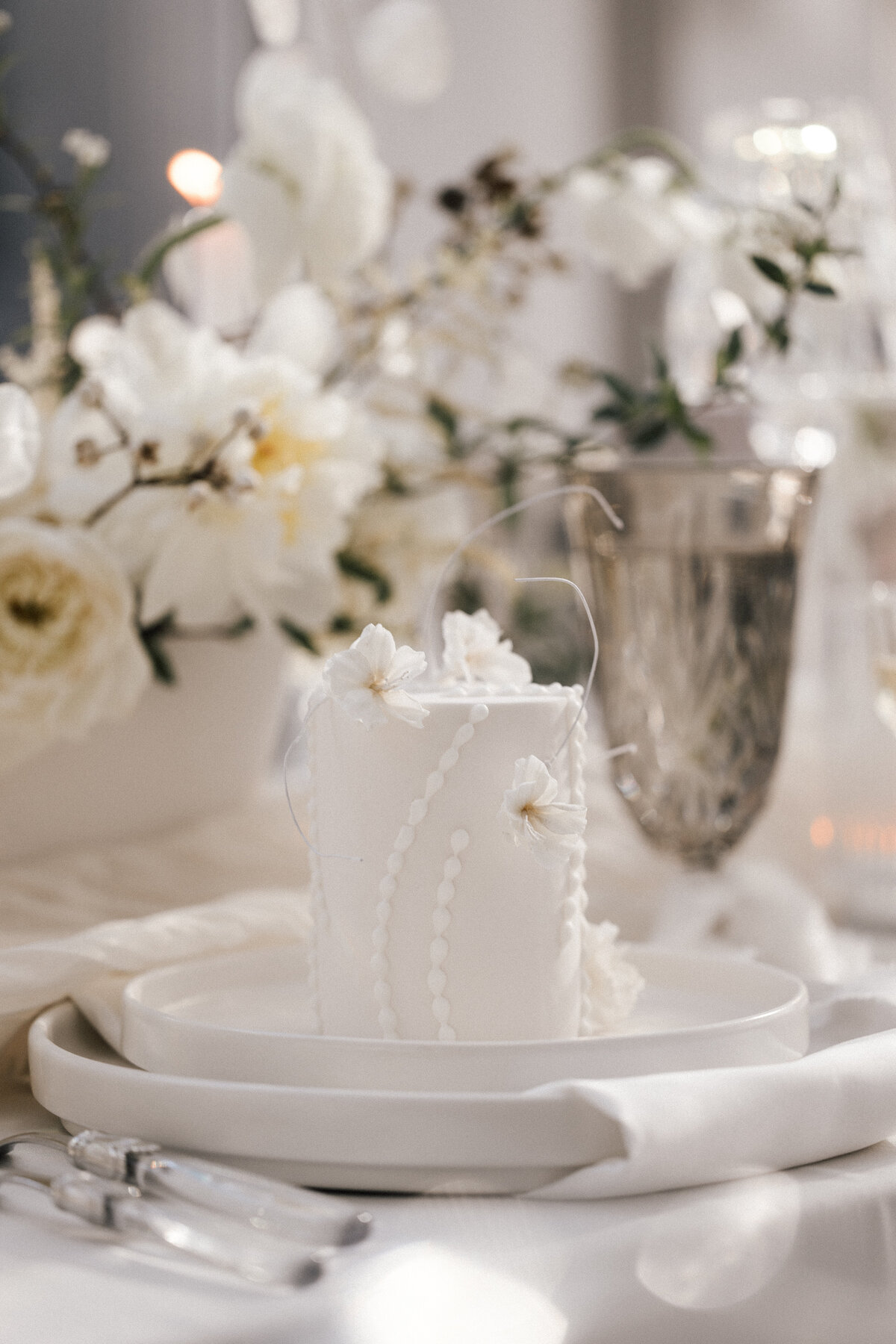 Monochromatic-Luxury-Wedding-Photography-Wintergarden-Pittsburgh-8681