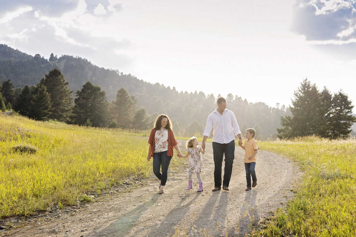 Shanna-Mae-Photography-Montana-Photographer-Family-Mountains-Fall-Ennis-Bozeman-003