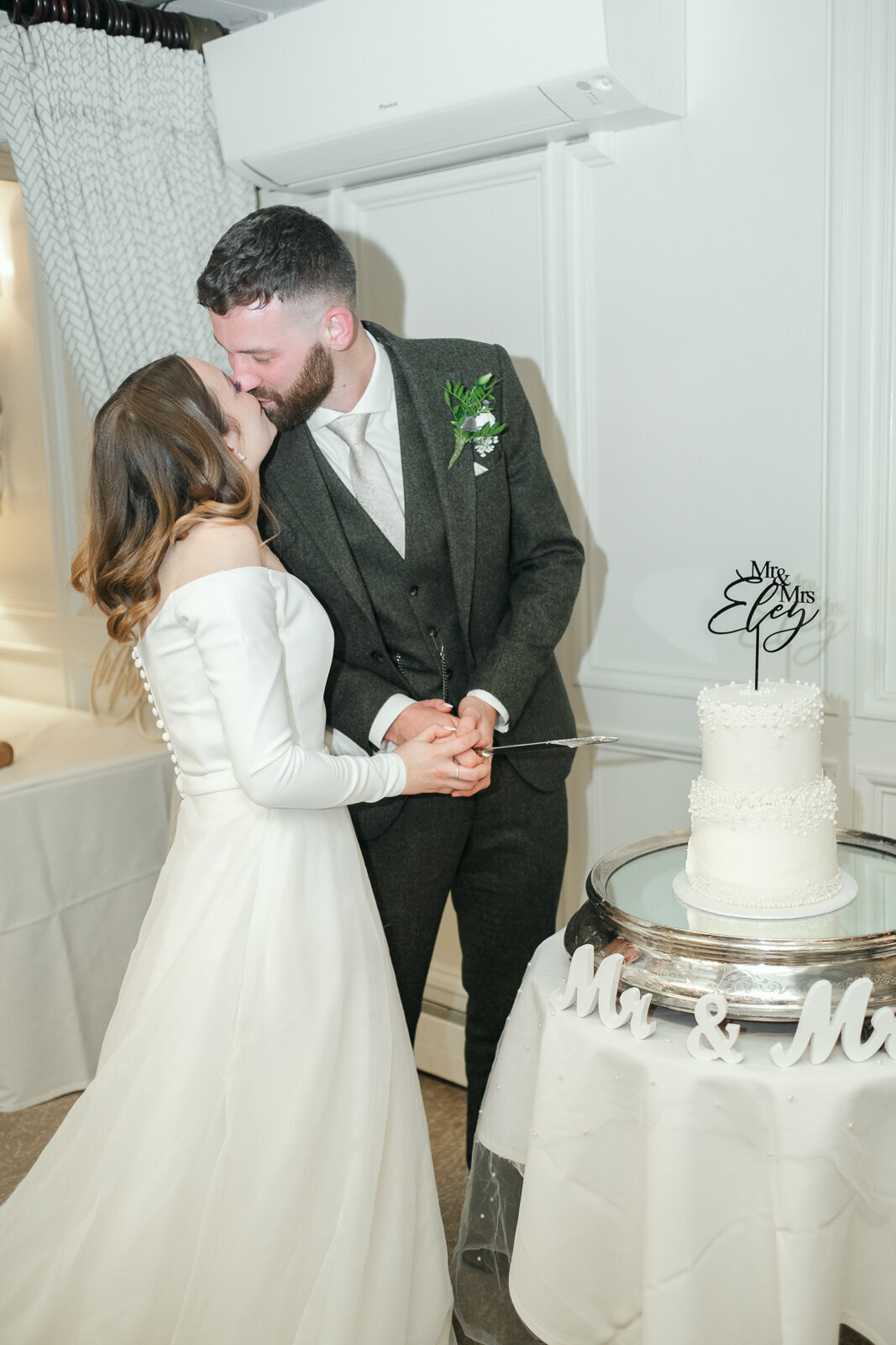 Elegant Wedding at Morley Hayes Golf Club - Derbyshire Wedding Photography-202