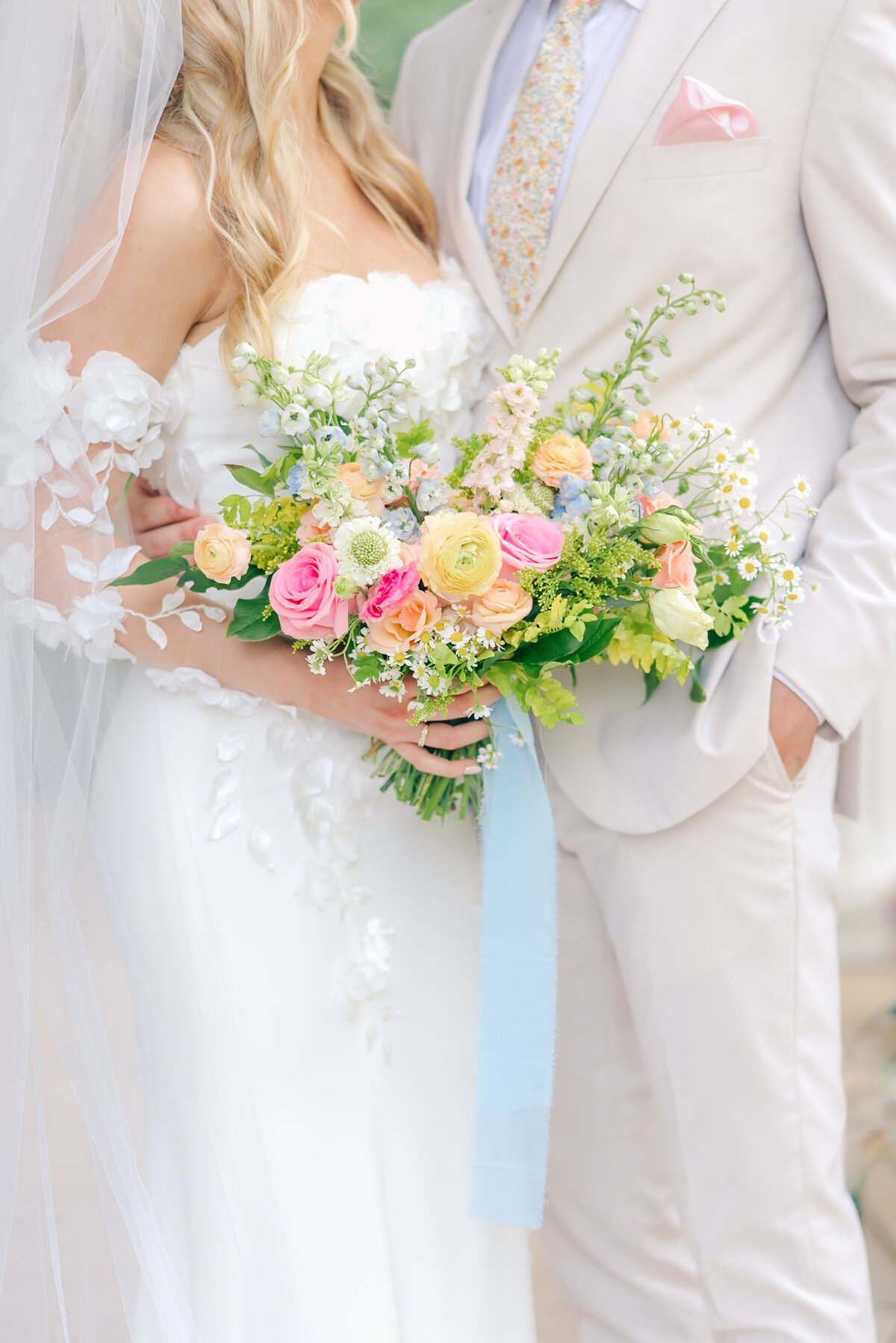 Sneak Peeks Creekside at Colliers End May Wedding | Lauren Elliott Photography | Emily & Kyle Anderson -129
