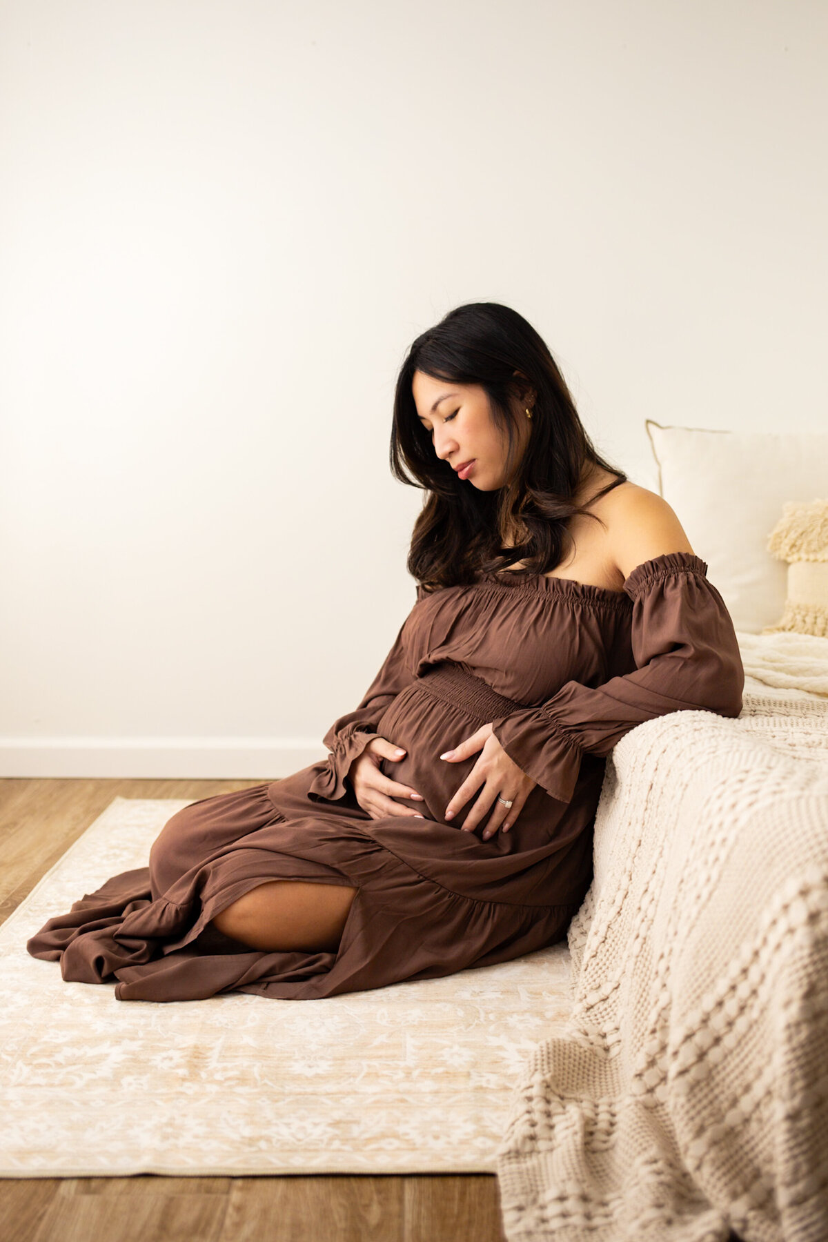 timeless-maternity-session-gown-queens-county