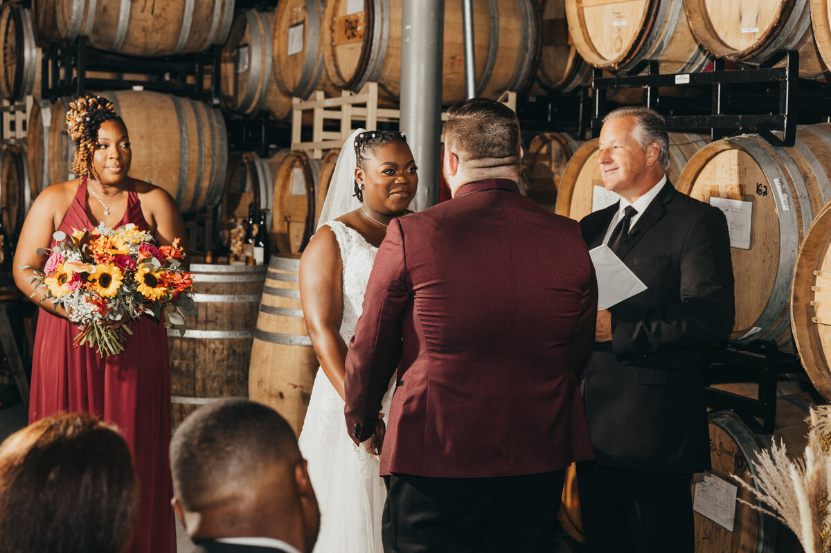 ariel-amir-photo-green-bench-elope-tampa-chantilly-chic-celebrations-4